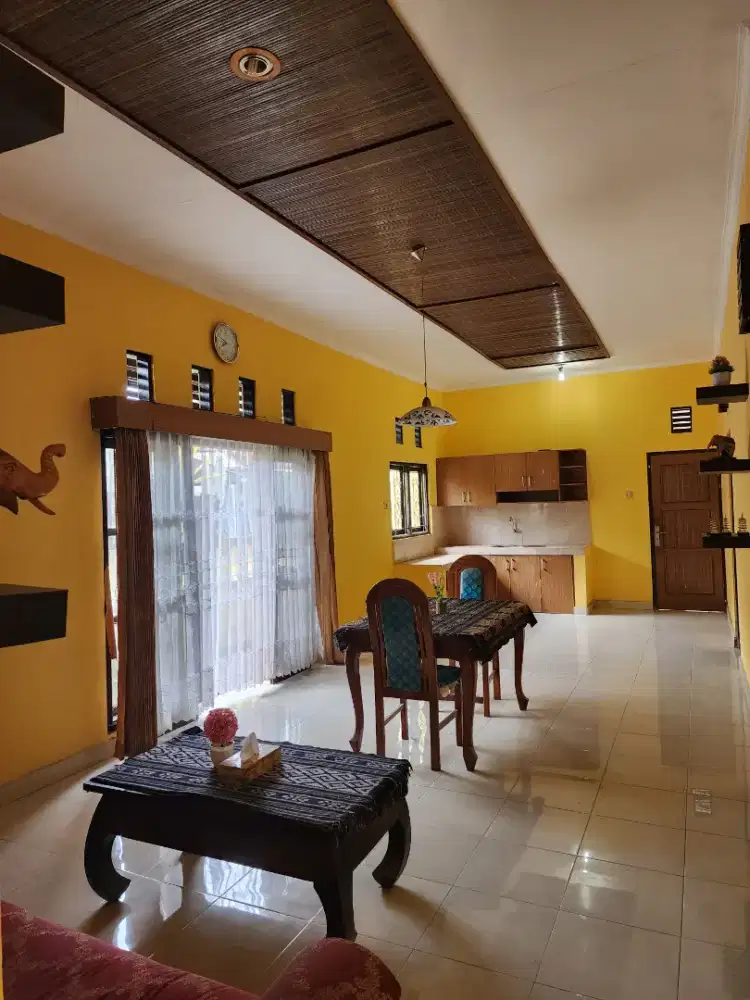 DIKONTRAKKAN RUMAH LUAS 2 ARE