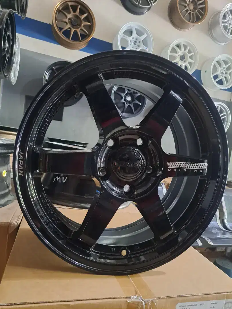 Velg TE37 R15 pcd 5x114 lebar 7 et 40