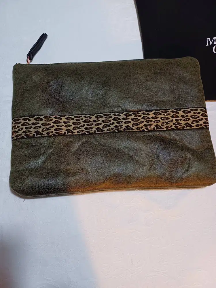 Pouch / Tas  untuk Laptop Maison & Germaine