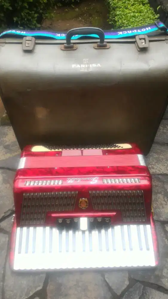 Akordeon Scandalli made in Italy (kondisi off/display)