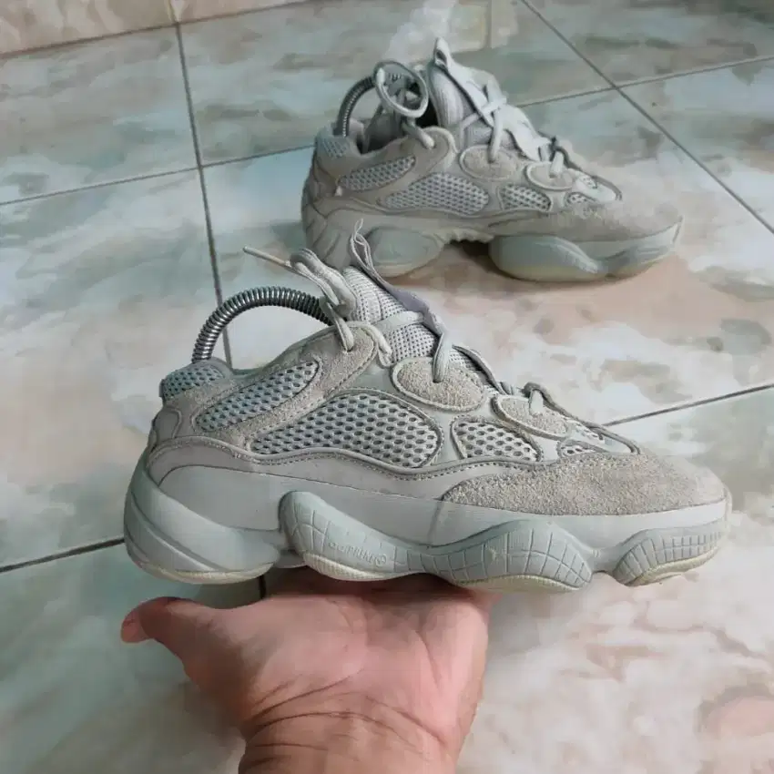 Sepatu Nike Yeezy 500 Salt