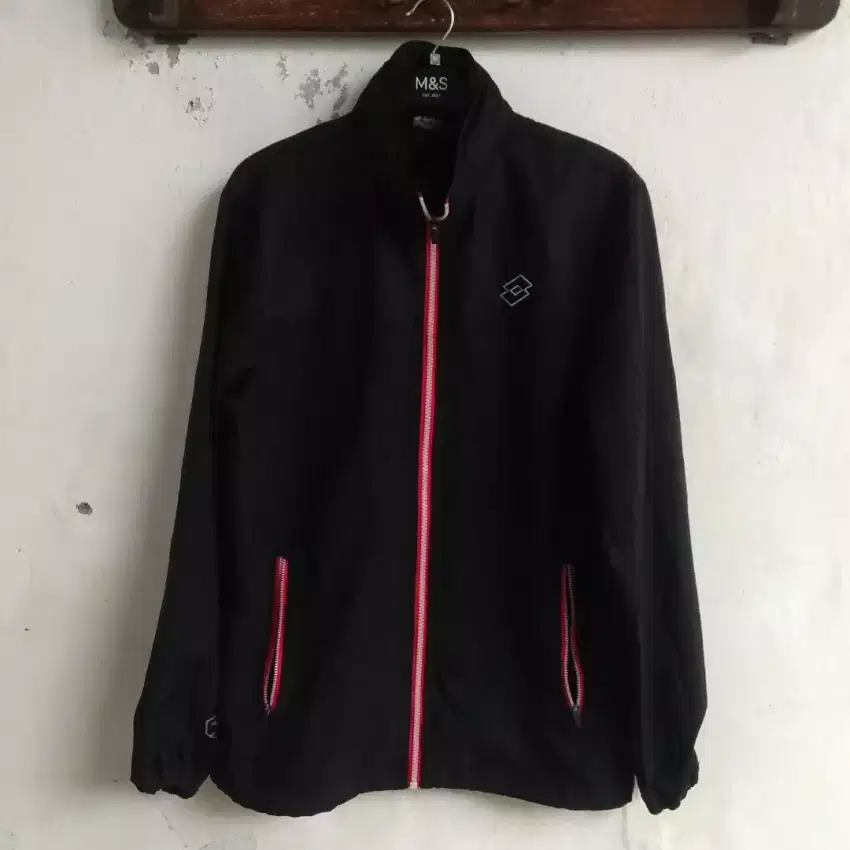 Jaket windbreaker lotto