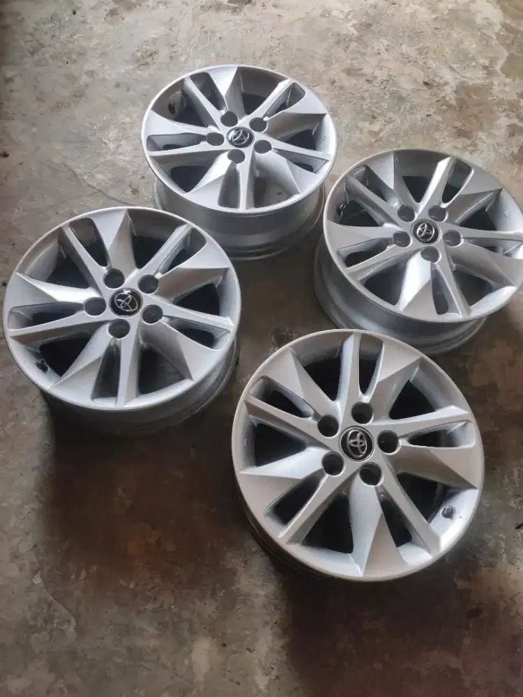 Jual velg Innova reborn R16 bekas
