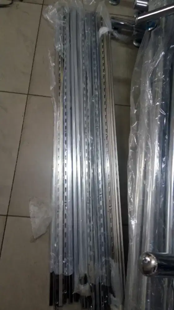 Tiang Bracket untuk bikin rak dinding