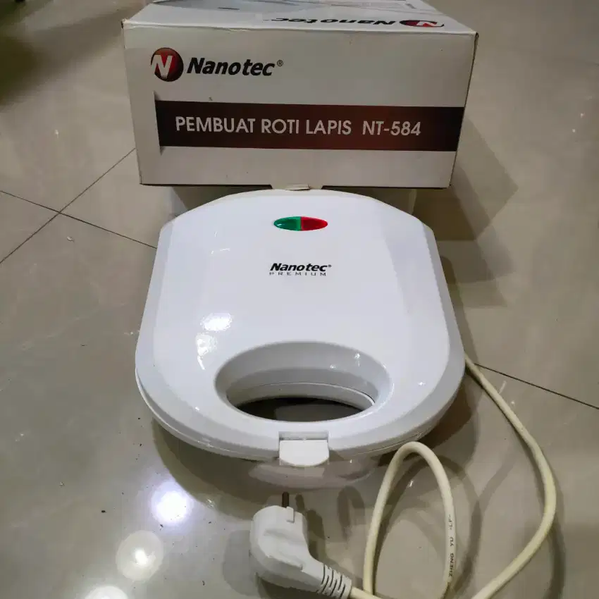 Pemanggang roti / toaster
