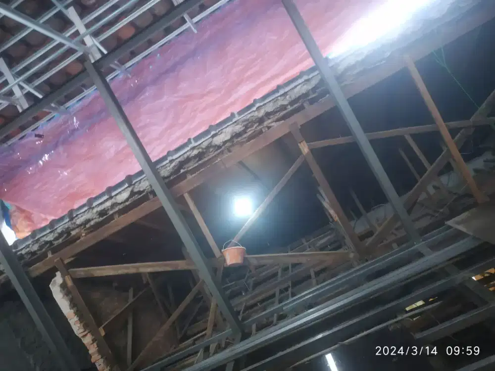 Bongkar pasang atap baja ringan