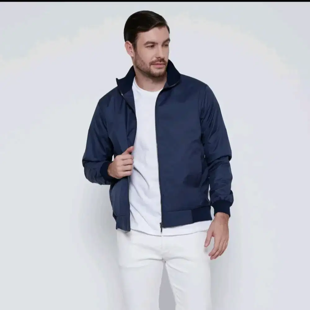 Jaket pria taslan warna navy biru