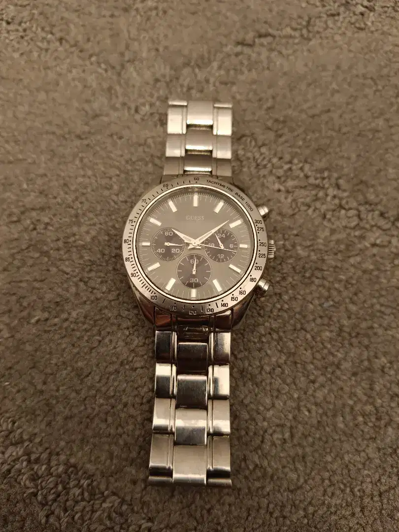 Jam tangan Guess Chronograph