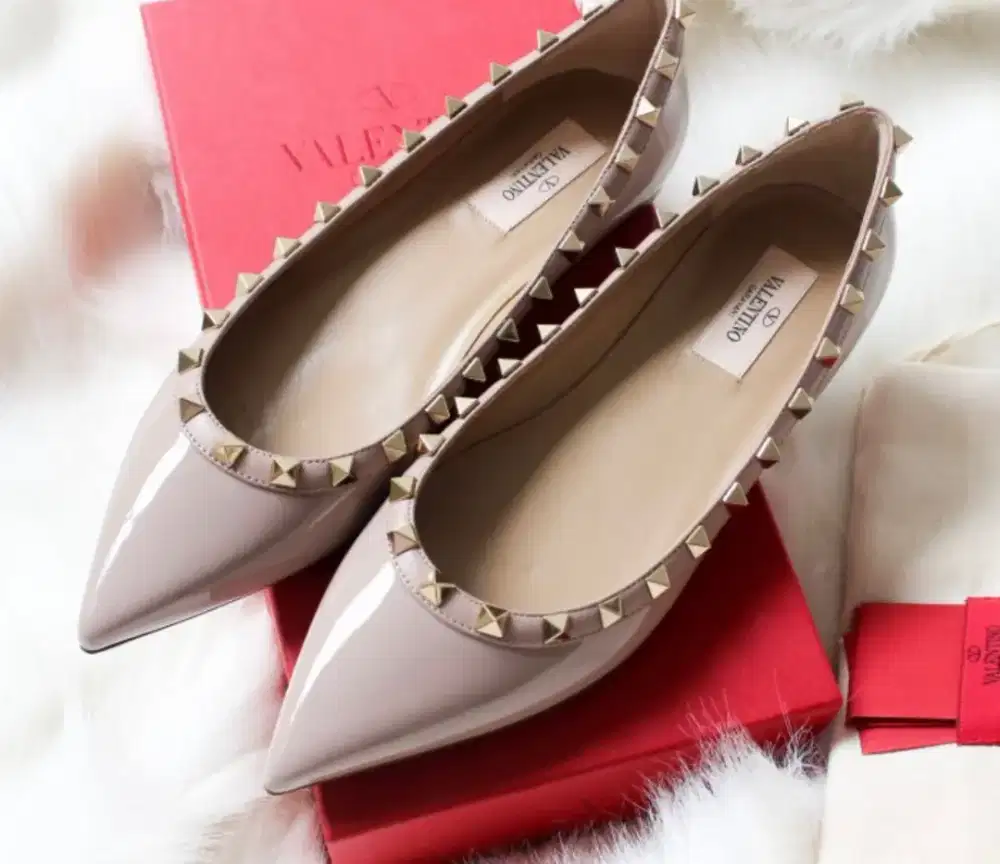 Authentic Valentino Poudre Flat Nude Patent