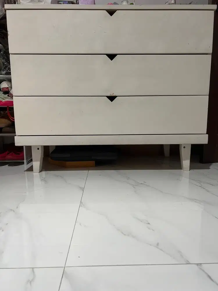 Lamari Anak Kayu Solid (minimalis)