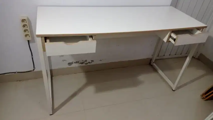 Meja kerja/kantor