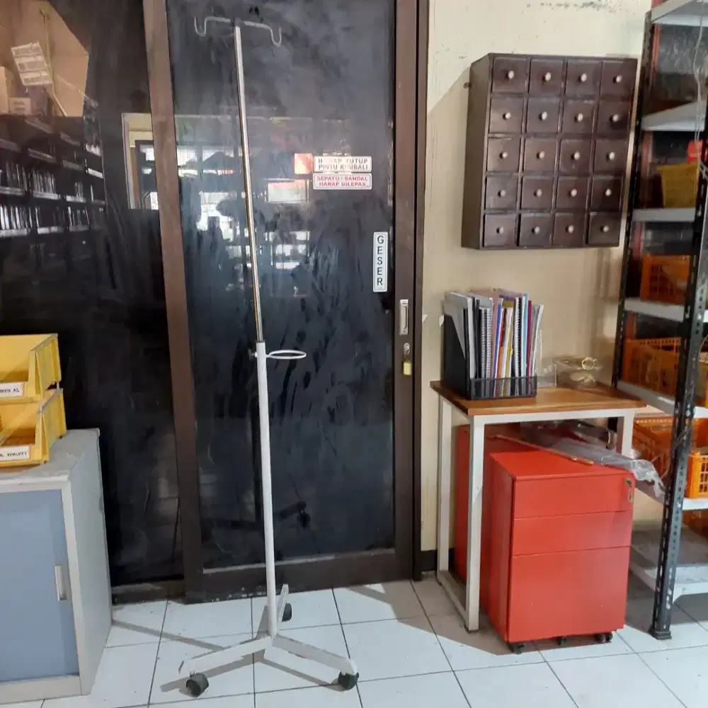 Tiang Infus Kondisi Baru
