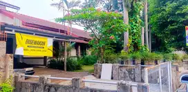 Disewakan Rumah Lokasi Strategis dengan 5 Kamar Tidur