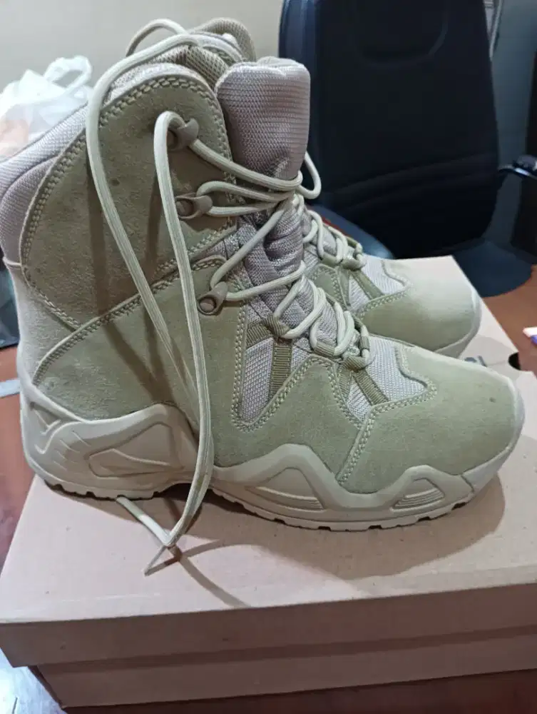 Jual sepatu tactical, no 42 jatah PNS, kualitas jangan diragukan, nego