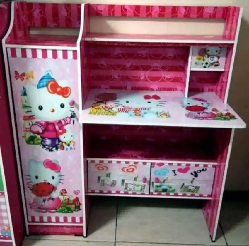 MEJA BELAJAR ANAK HELLO KITTY 006