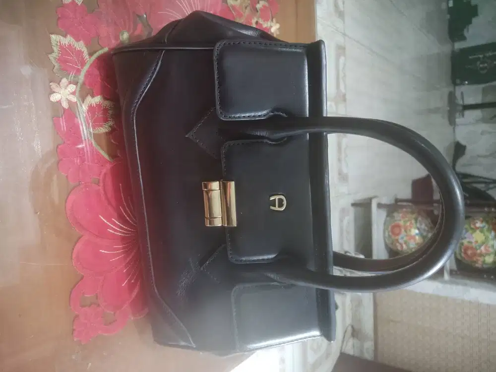 Original AIGNER MADE IN ITALY, elegant n mantep bgt