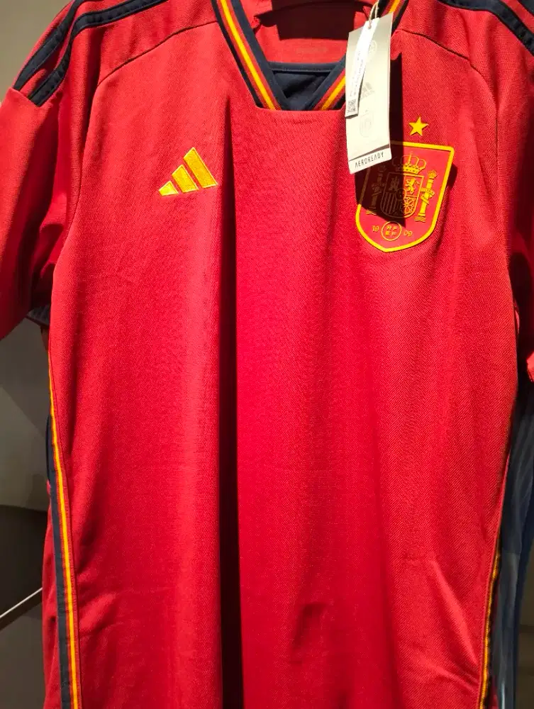 Jersey home (Merah) timnas Spanyol