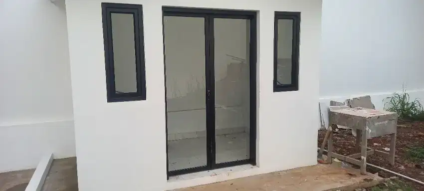 PARTISI ALUMINIUM KACA & GYPSUM, KUSEN ALUMINIUM PINTU,JENDELA