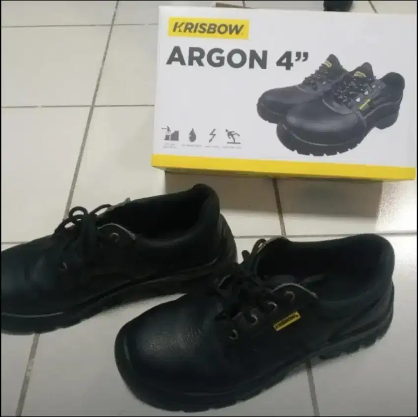 Krisbow sepatu safety kulit no. 45