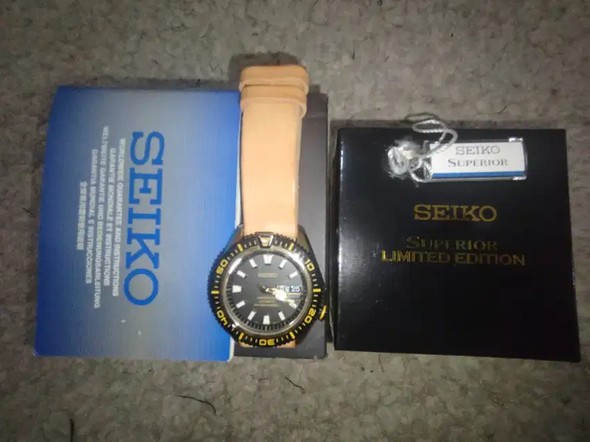 Jam tangan Seiko LIMITED EDITION