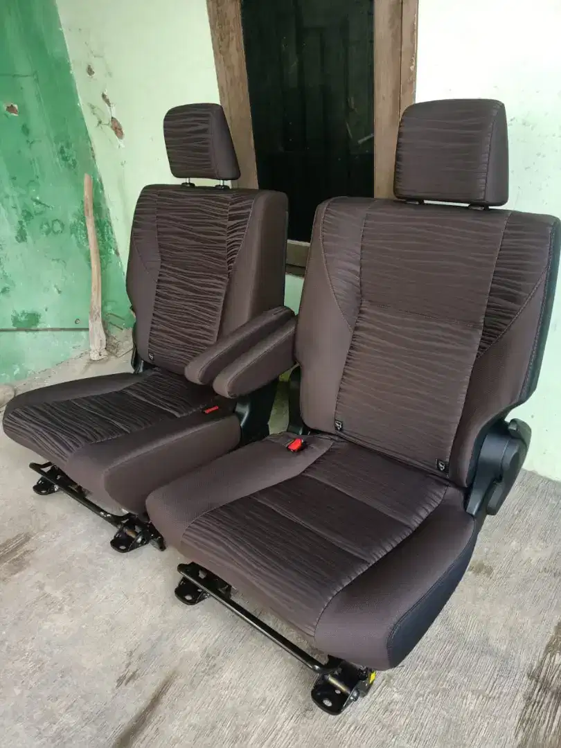 Jok tengah captain seat Innova rebon