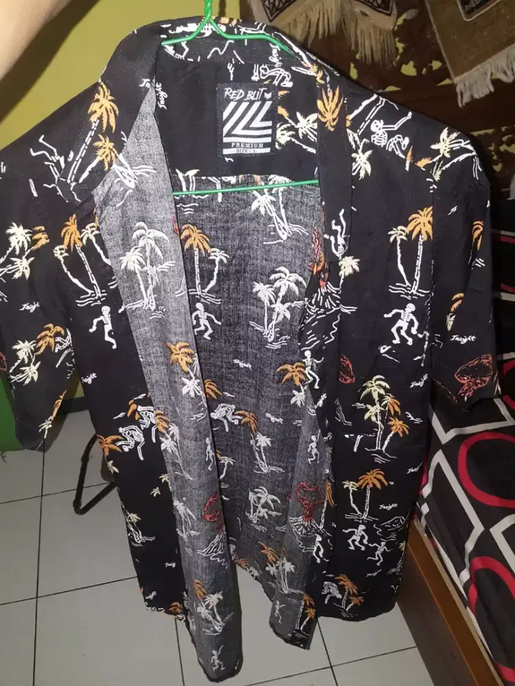 Kameja belum pernah dipakai baru beli