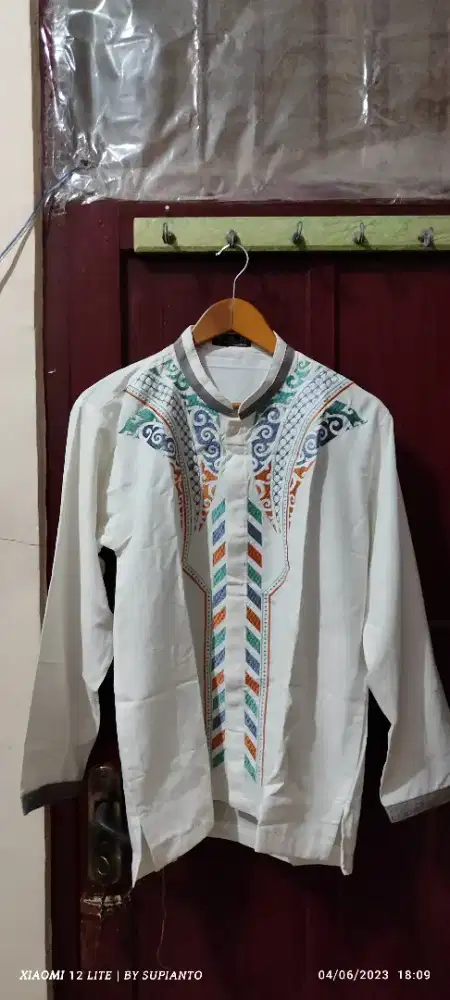 Baju koko putih bordir