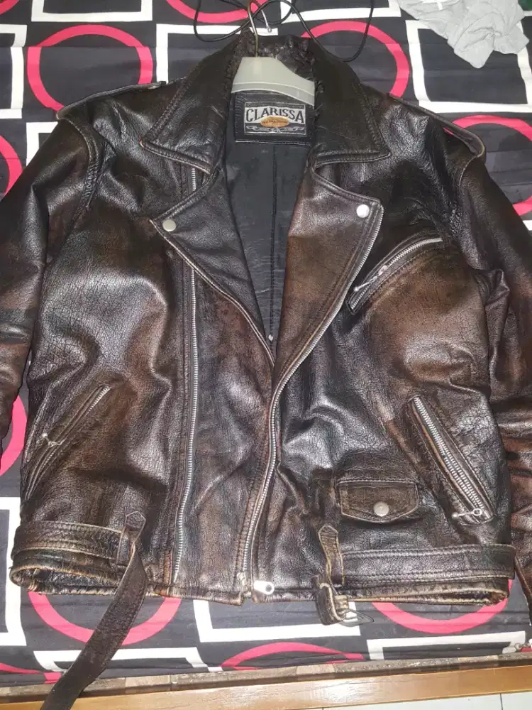 Jaket kulit luar merk clarisa england ukuran  L