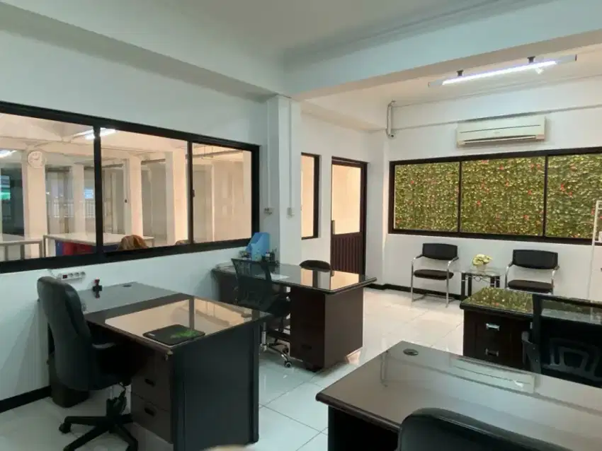 Rumah cocok kantor dan gudang 11.5 x 44.5, 2.5 lt di Kerajinan