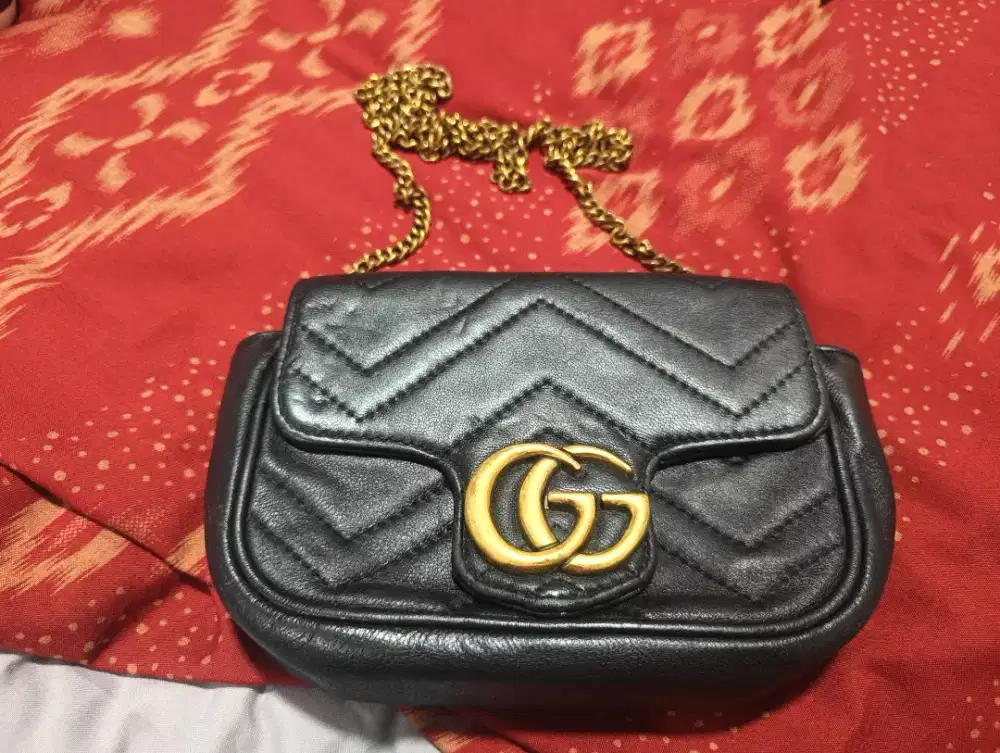 Tas Branded Bekas Merek Gucci Material Kulit Asli Ada Tag Nomor Seri