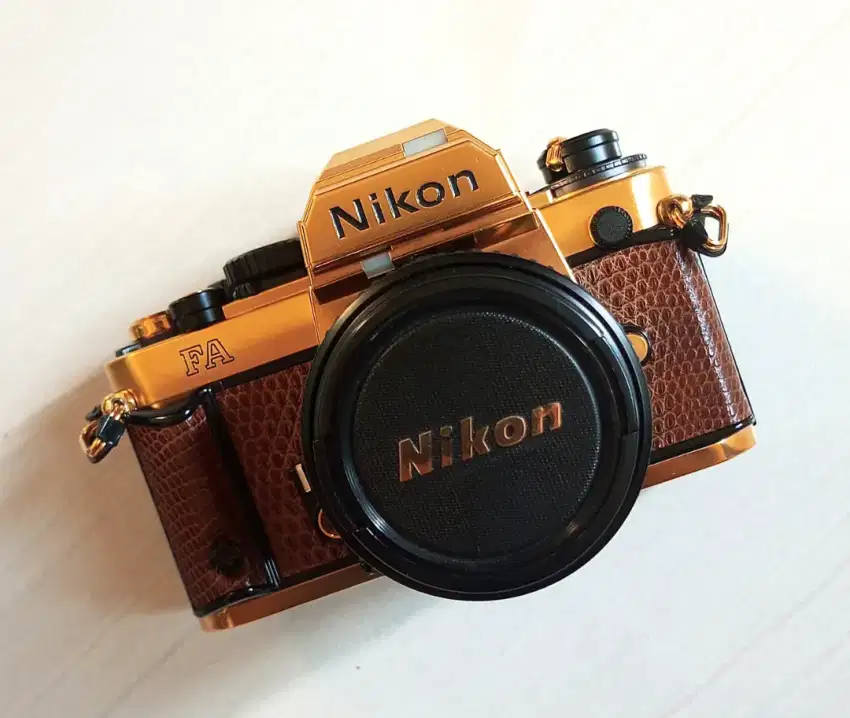 Kamera Nikon FA Gold Emas asli 24 K Kolektor Items Limited Edition