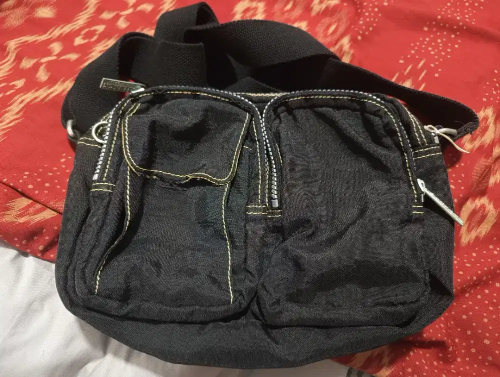 Tas Slempang Pria Merek OutBack Steak House Original Material Nilon