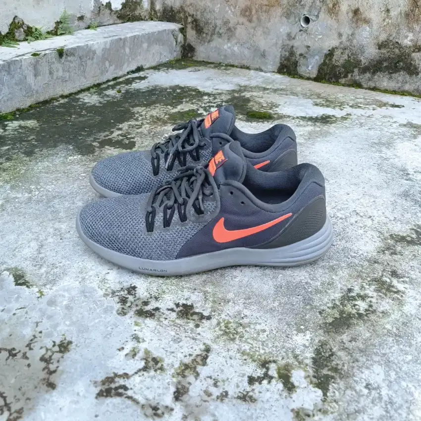 SEPATU SIZE 41 - NIKE LUNAR APPARENT SECOND