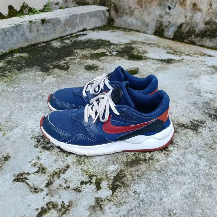 SEPATU SIZE 42 - NIKE LD VICTORY SECOND