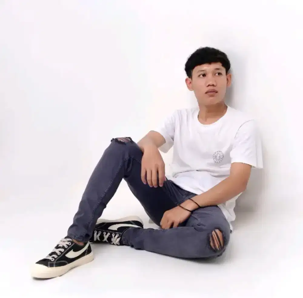 celana jeans panjang sobek lutut