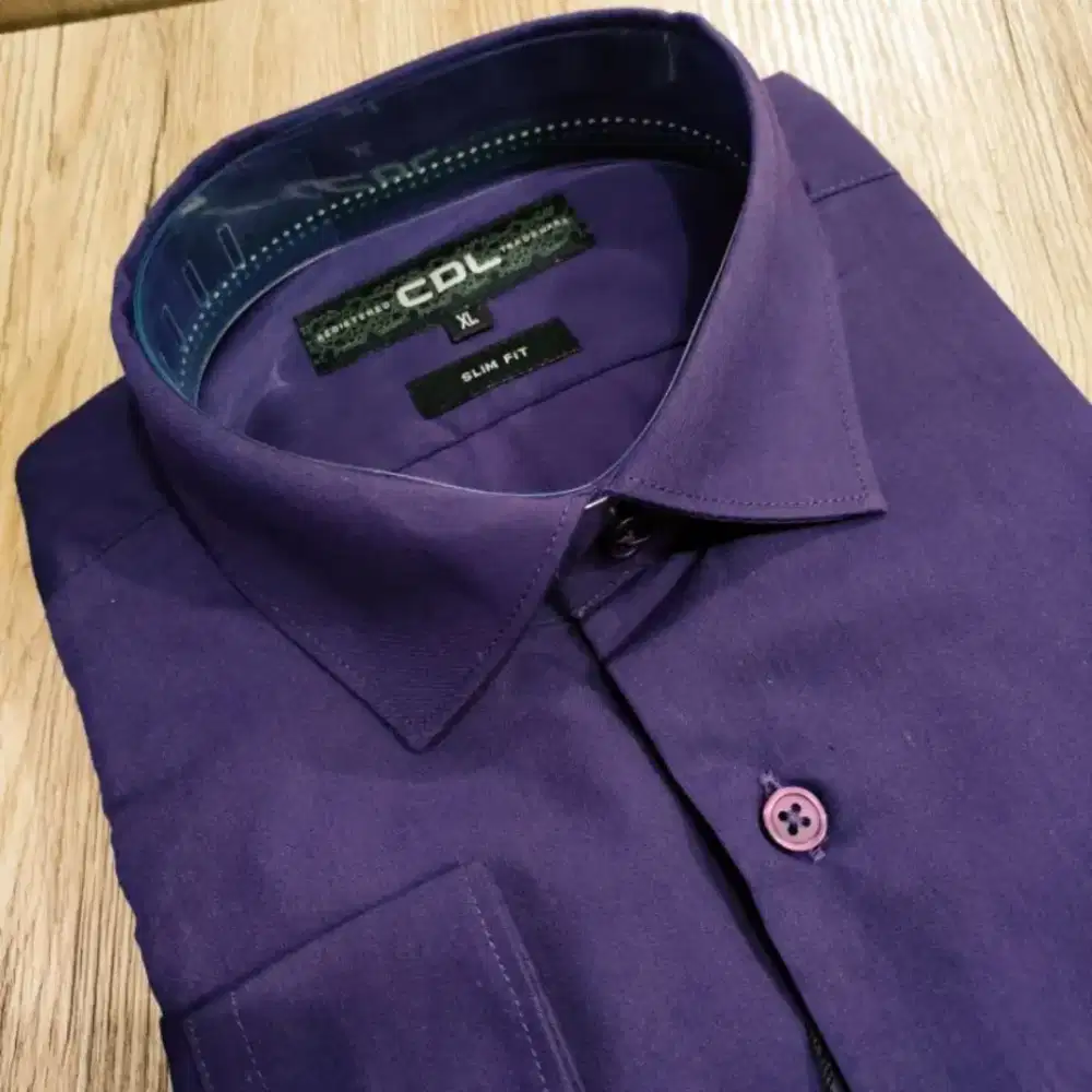 kemeja lengan panjang ungu slimfit