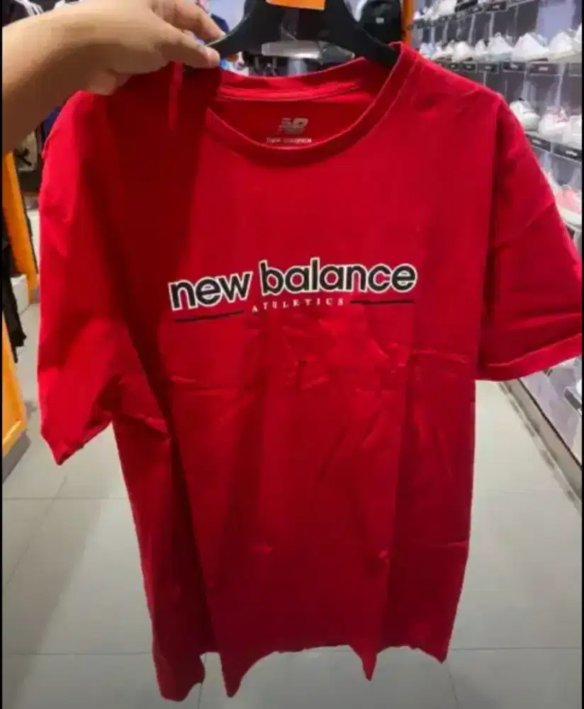 Baju kaos merah NB size M