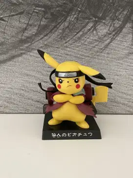 Diecast naruto , statue pokemon