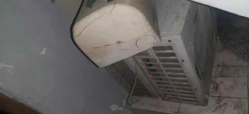 Beli mebel kayu , logam bekas dan elektronik bekas