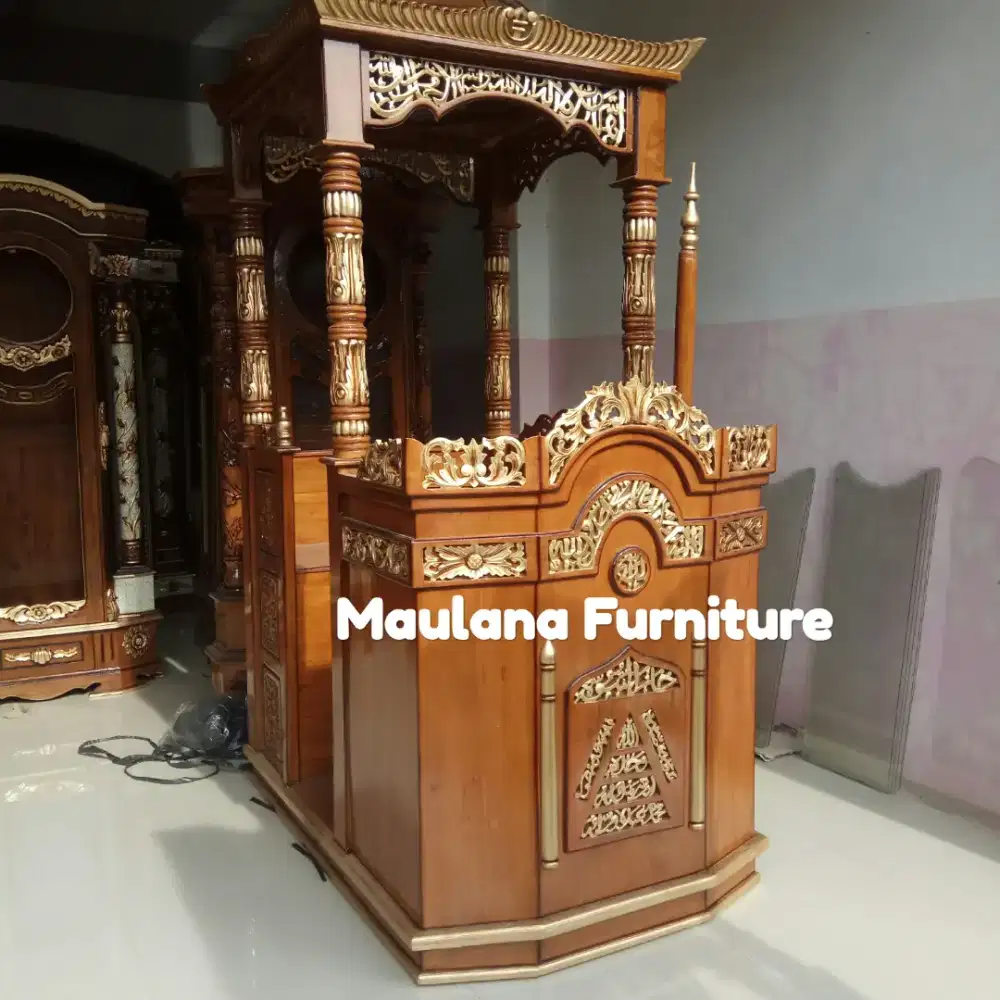Mimbar podium masjid kubah besar tangga hari raya