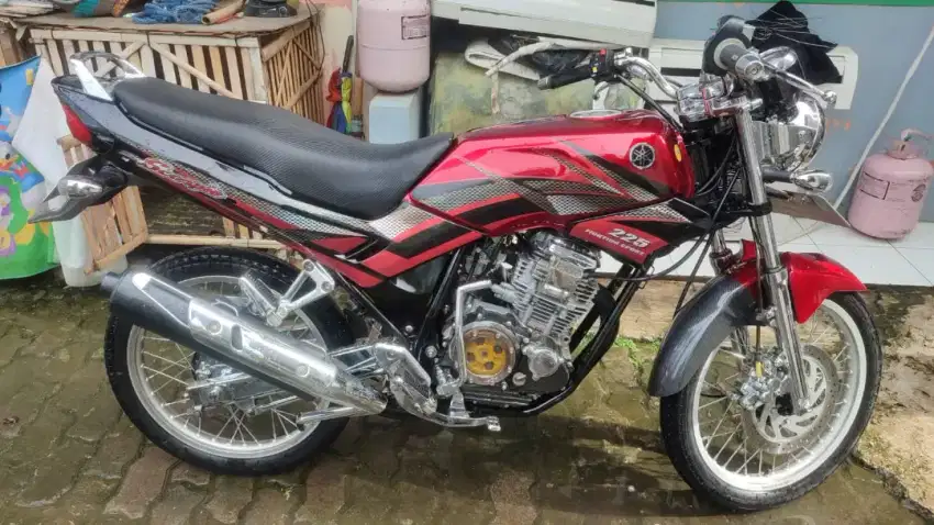 Scorpio z merah 225cc thn 2008 - Motor Bekas - 918650082