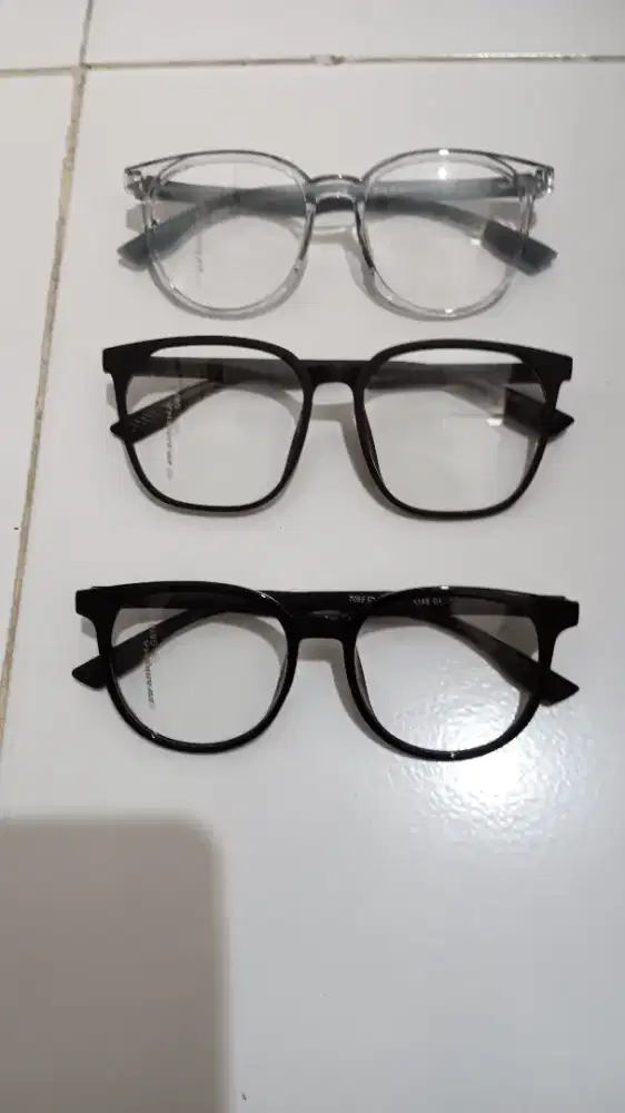 Mahadika optisien,promo frame bahannya lentur + lensa sv photocromic