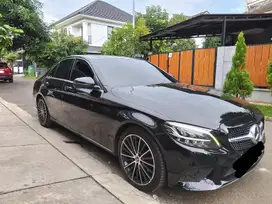 Mercedes-Benz C200 2019 Bensin
