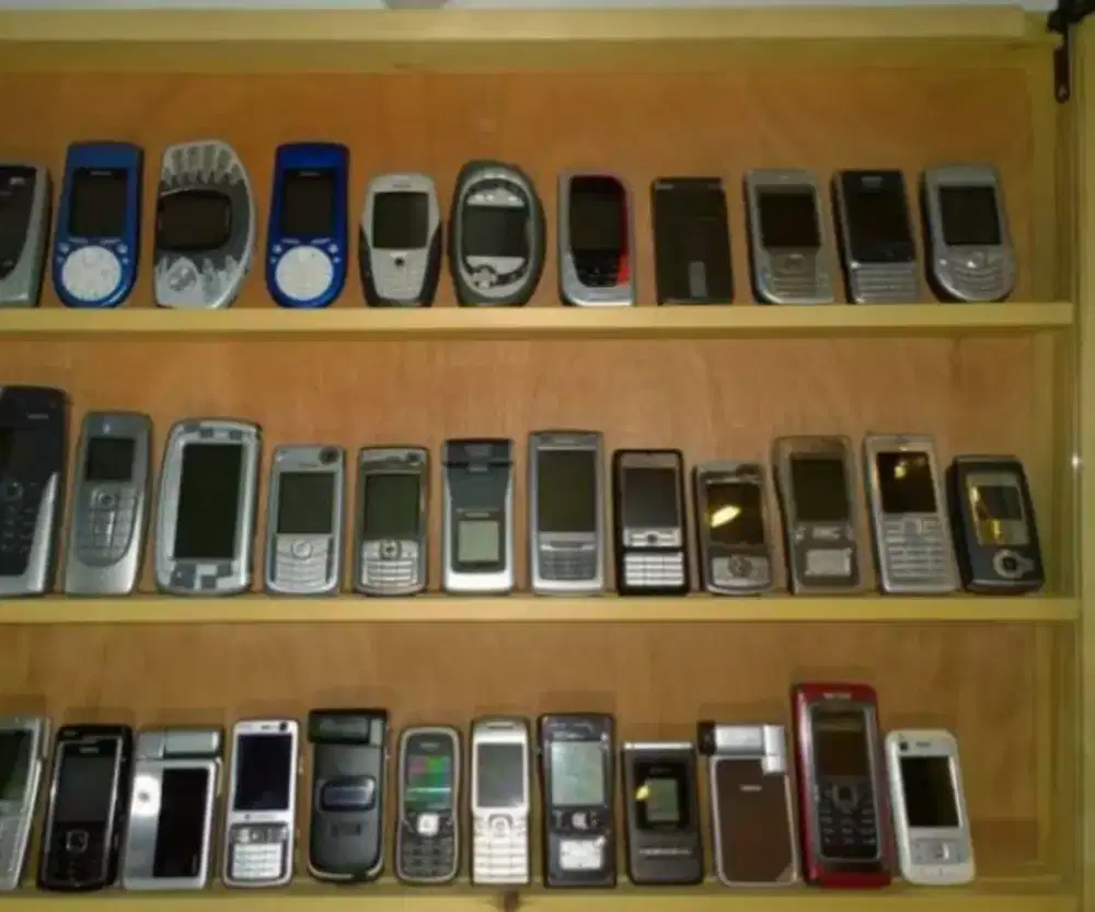 Wts koleksi handphone  nokia, Samsung, iPhone, siemens