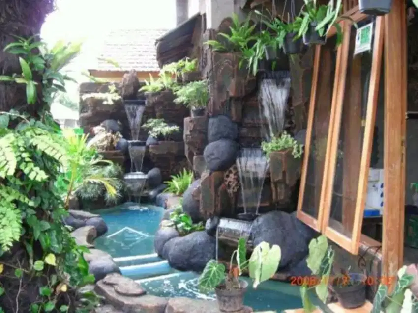 Kolam hias relief air mancur