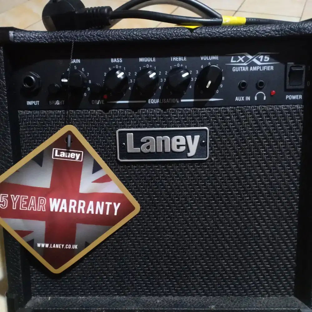 Ampli gitar Laney LX 15 100% ori , suara jngan d ragukan lg dh