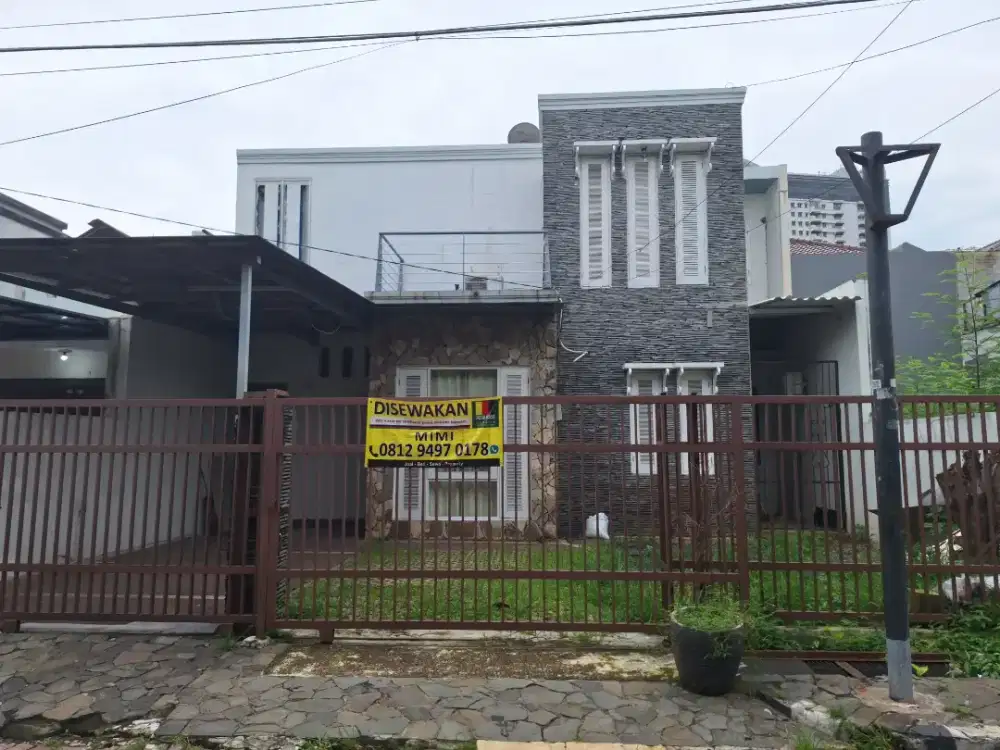 Disewakan rumah tinggal 2 lantai ,dekat  MRT Lebak Bulus