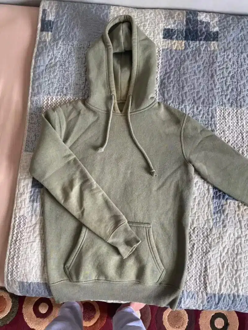 Jaket hoodie hijau pull and bear size XS