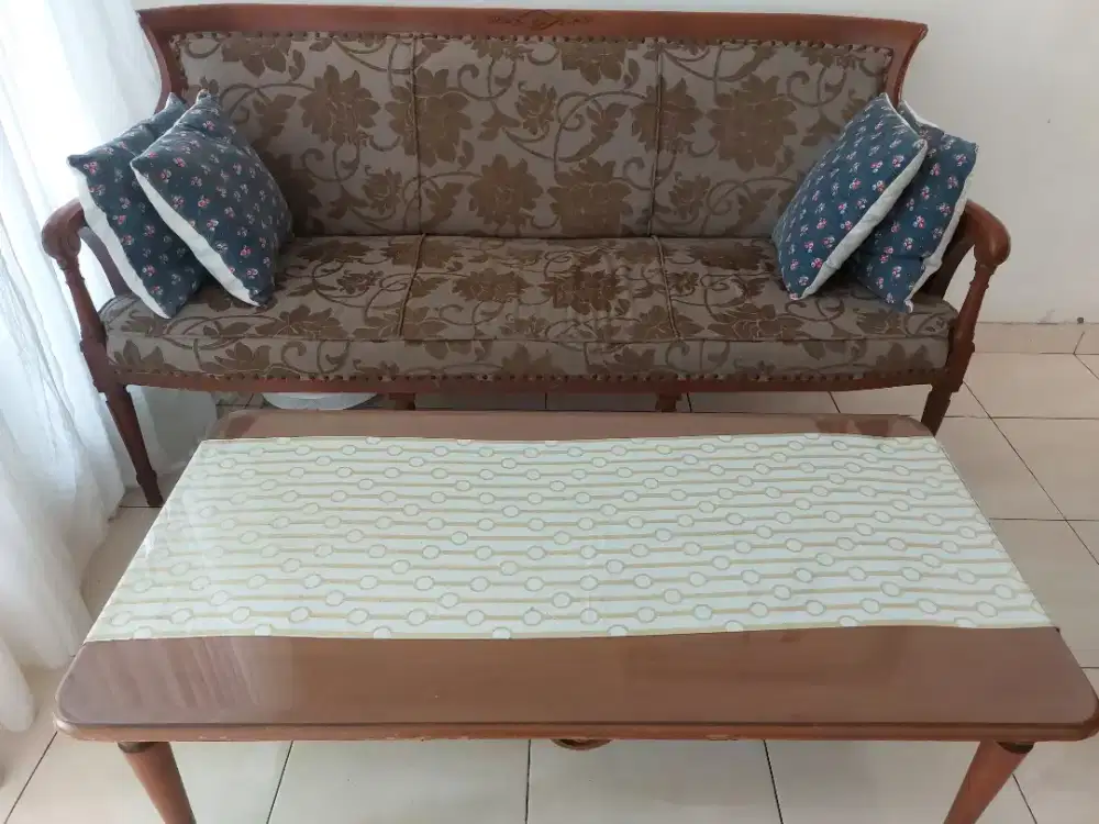 2 Buah Sofa Jati Bekas
