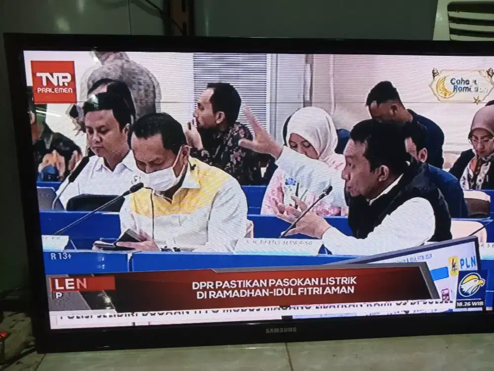 Tv plasma merek samsung 43 garis atas belon digital sama stb baru